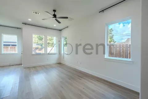 3430 Mount Pleasant St #B, Houston, TX 77021