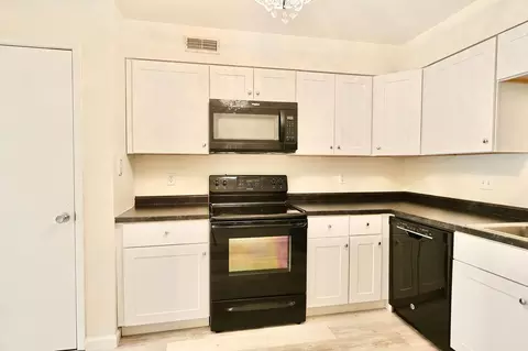 708 Ridgeside Dr #C, Ballwin, MO 63021