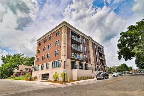 260 Franklin St #203, Valparaiso, IN 46383