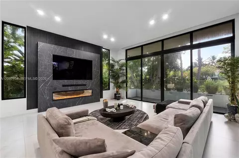 Undisclosed, Miami Beach, FL 33140