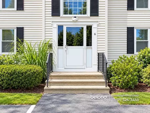 60 Florry Dr #22, Dracut, MA 01826