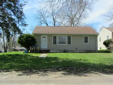 2303 Clearview St, Waterloo, IA 50707
