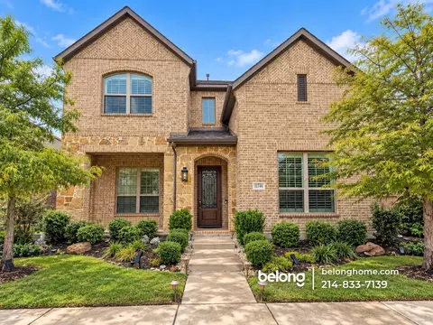 12746 Royal Oaks Ln, Farmers Branch, TX 75234