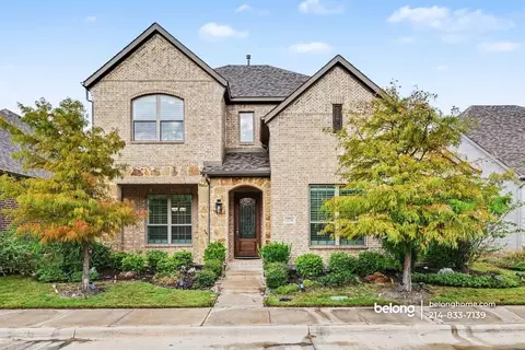 12746 Royal Oaks Ln, Farmers Branch, TX 75234