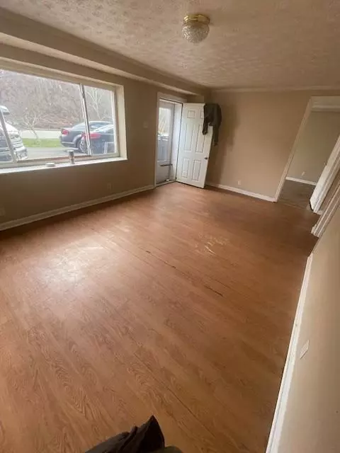 1336 Memorial Blvd W, Huntington, WV 25701