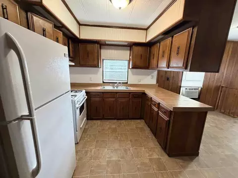 831 N Pontiac Trl #59, Walled Lake, MI 48390