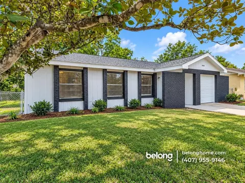 2840 Central Dr, Sanford, FL 32773