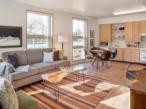 6730 NE 42nd Ave, Portland, OR 97218