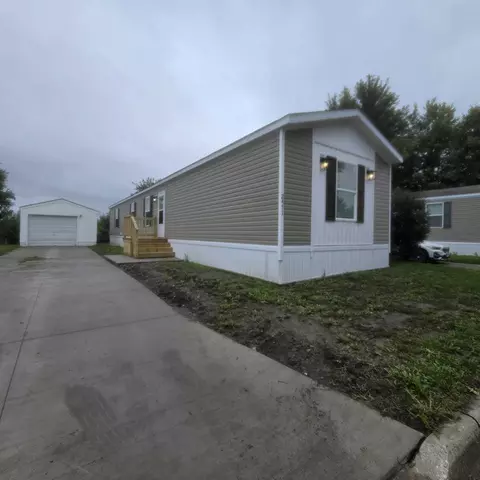2471 SE Sunset Dr #202, Ankeny, IA 50021