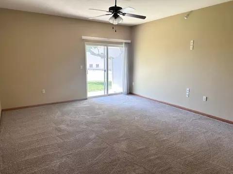 900 NE Deer Creek Dr, Grain Valley, MO 64029