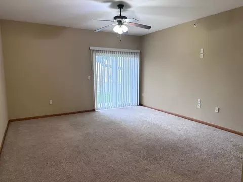 900 NE Deer Creek Dr, Grain Valley, MO 64029