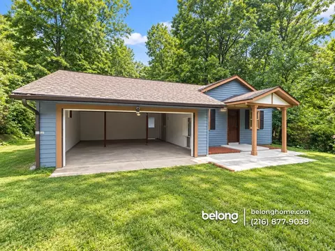 7637 Birchmont Dr, Chagrin Falls, OH 44022