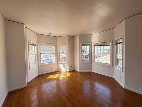 500 Zorah St #05, Oakland, CA 94606