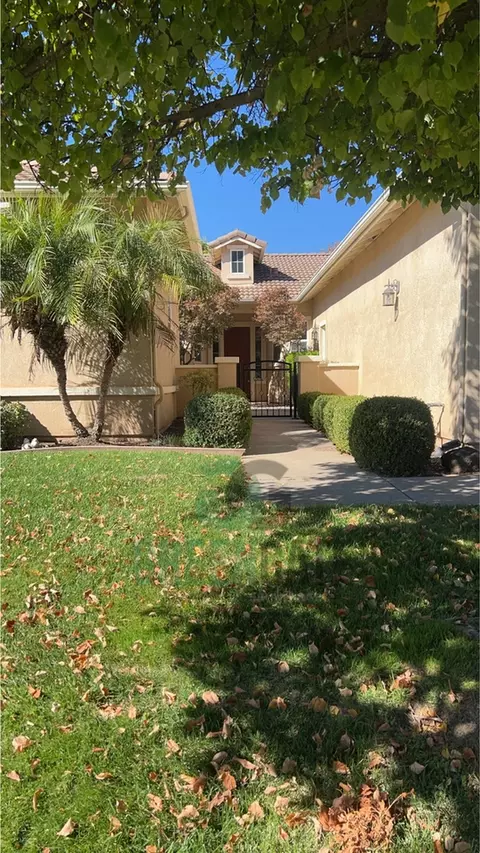 3217 Sundance Lake Dr, Modesto, CA 95355
