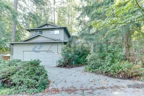18621 NE 25th St, Redmond, WA 98052