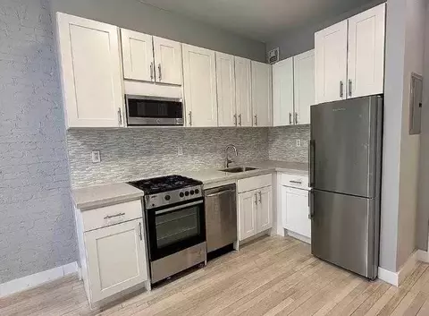165 E 90th St #4B, New York, NY 10128