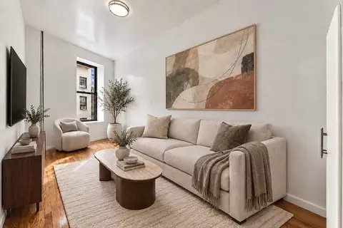117 Perry St #8, New York, NY 10014