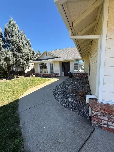 1987 Charade Way, Redding, CA 96003 photo 5