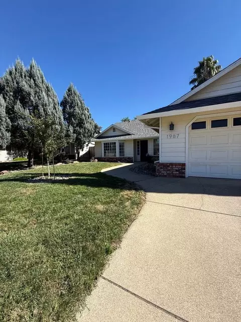 1987 Charade Way, Redding, CA 96003 photo 4