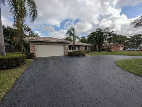 9135 NW 3rd Ct, Coral Springs, FL 33071 photo 2