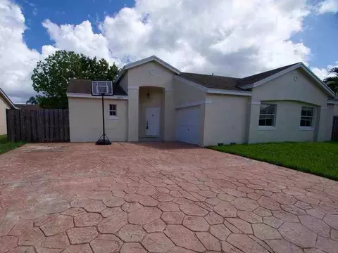 9471 NW 52nd St, Sunrise, FL 33351