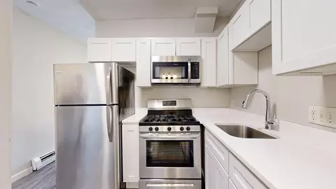 129 Eutaw St #1, Boston, MA 02128