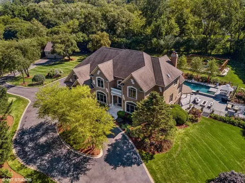 673 Old Barrington Rd, North Barrington, IL 60010