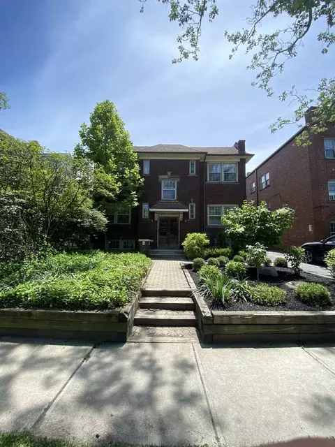 2592 Mayfield Rd #B, Cleveland Heights, OH 44106