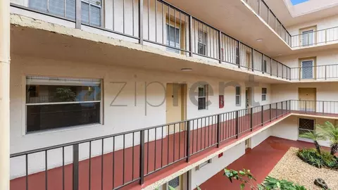 2801 Somerset Dr #212, Lauderdale Lakes, FL 33311