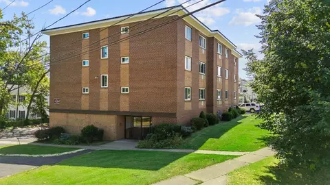 142 S Main St #1A, Middletown, CT 06457