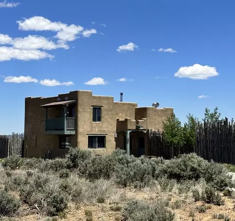221 Tune Dr, El Prado, NM 87529