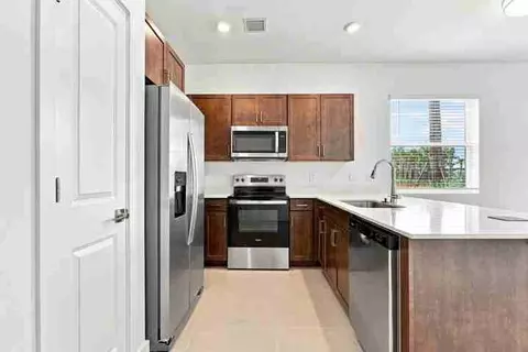 147 Lakeside Landing Ct, Royal Palm Beach, FL 33411