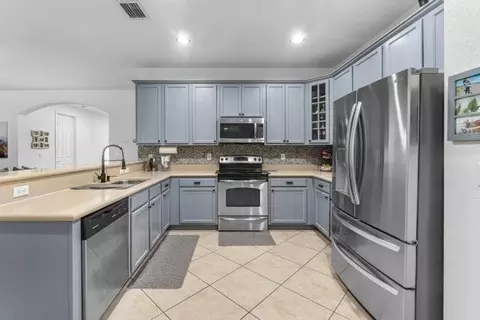 6855 Osage Cir, Greenacres, FL 33413