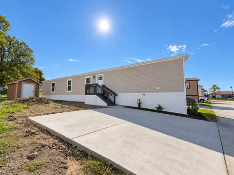 709 N Collins Fwy #61, Howe, TX 75459