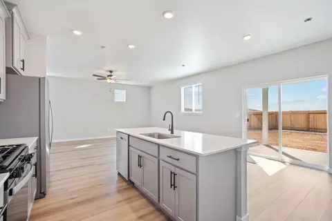17832 E 94th Pl, Commerce City, CO 80022 photo 8