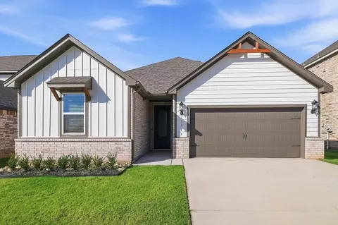11949 SW 30th St, Yukon, OK 73099