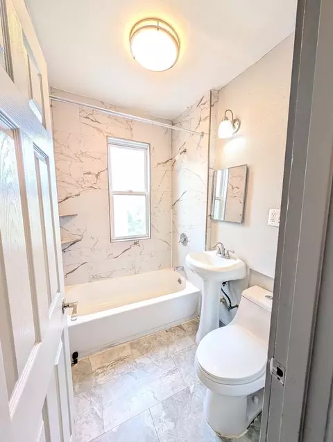 12 Groton St, Hartford, CT 06106