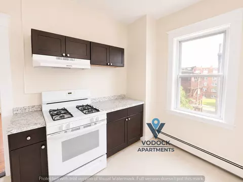 905 Park St, Hartford, CT 06106
