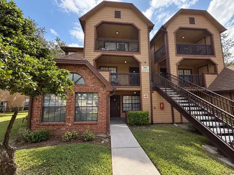 305 Lakepointe Dr #1, Altamonte Springs, FL 32701