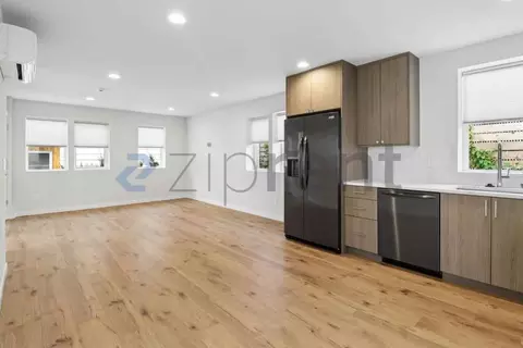 2905 13th Ave S, Seattle, WA 98144