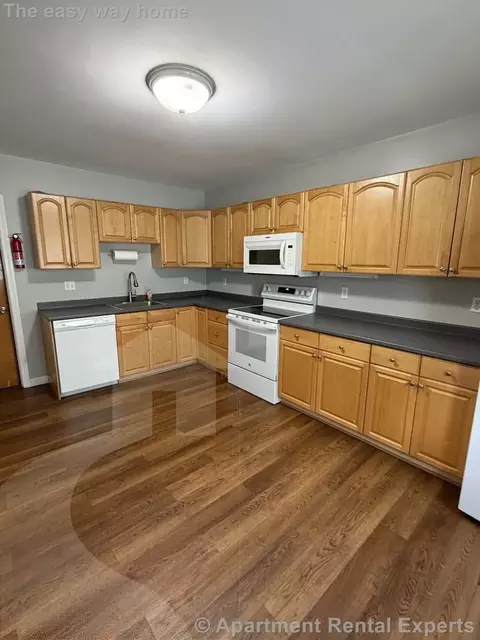 13 Metcalf St, Medford, MA 02155