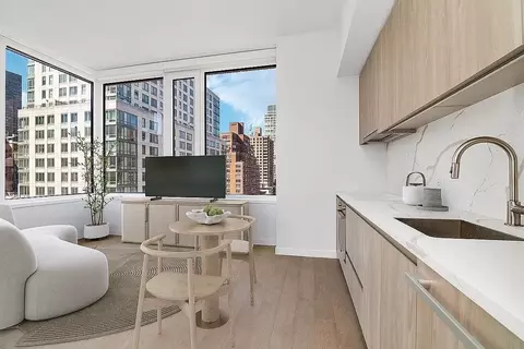 200 E 23rd St #9A, New York, NY 10010