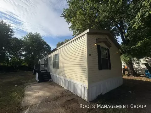 200 Paradise Acres Rd #76, Carterville, IL 62918