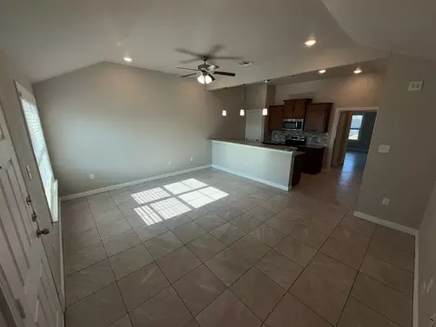 3210 S 13th St, Temple, TX 76502