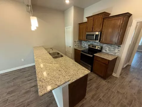 3302 S 13th St, Temple, TX 76502