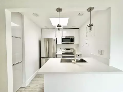 850 N Van Ness Ave #6, Santa Ana, CA 92701