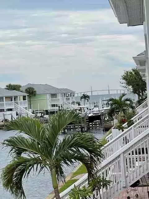 5092 Beach Dr SE #C, Saint Petersburg, FL 33705
