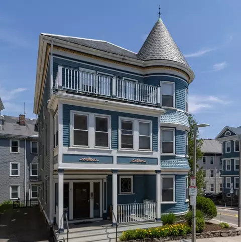 81 Hillside St #2, Boston, MA 02120