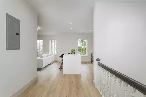 178 Saint Alphonsus St #3, Boston, MA 02120
