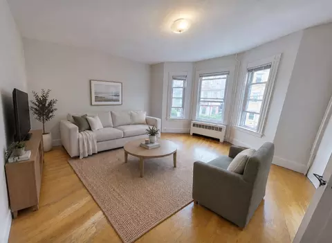 91 Calumet St #2, Boston, MA 02120